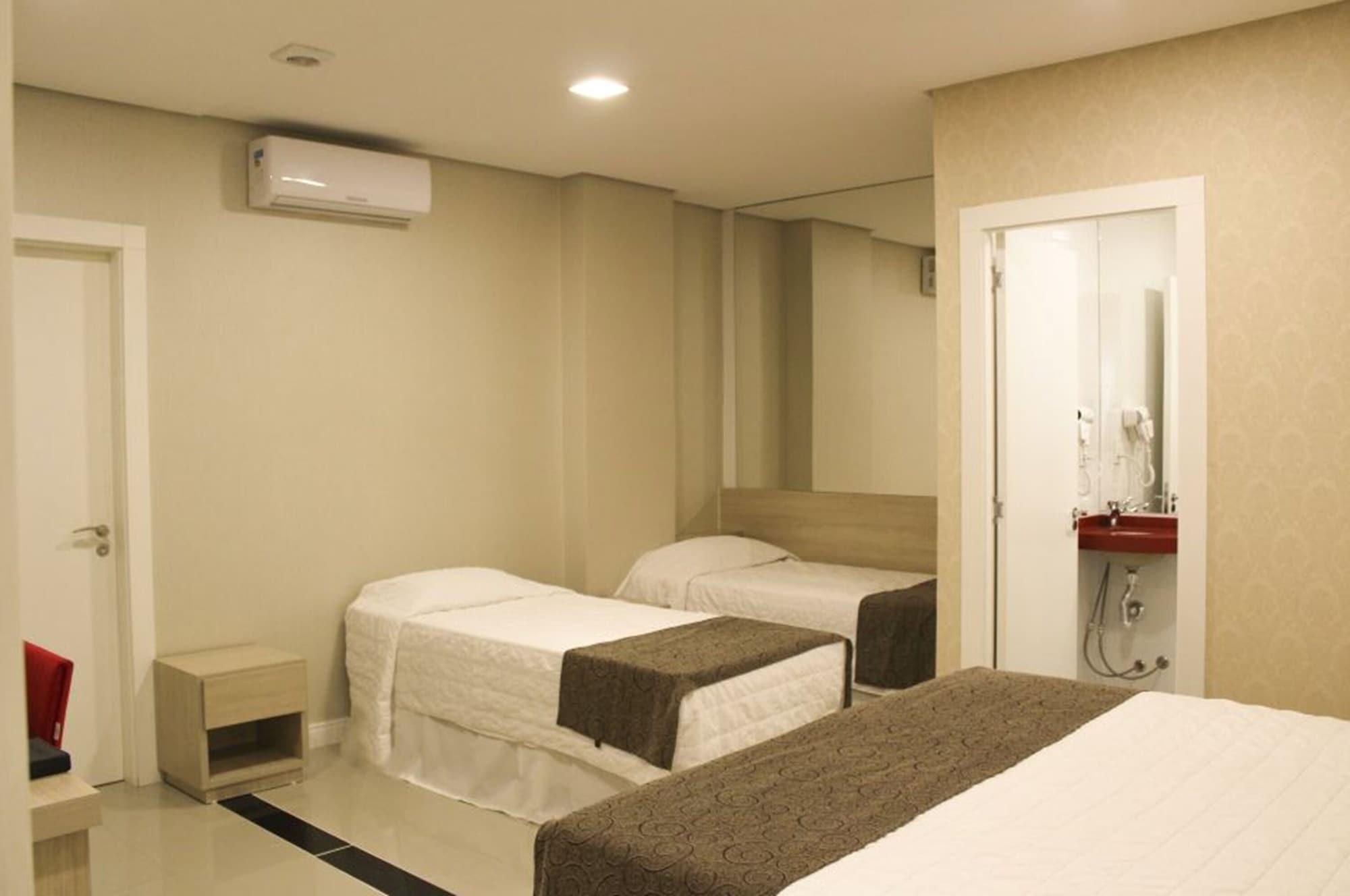 Holiday & Business Hotel - Em Frente Ao Centro De Eventos E Arena Conda Chapecó Zewnętrze zdjęcie