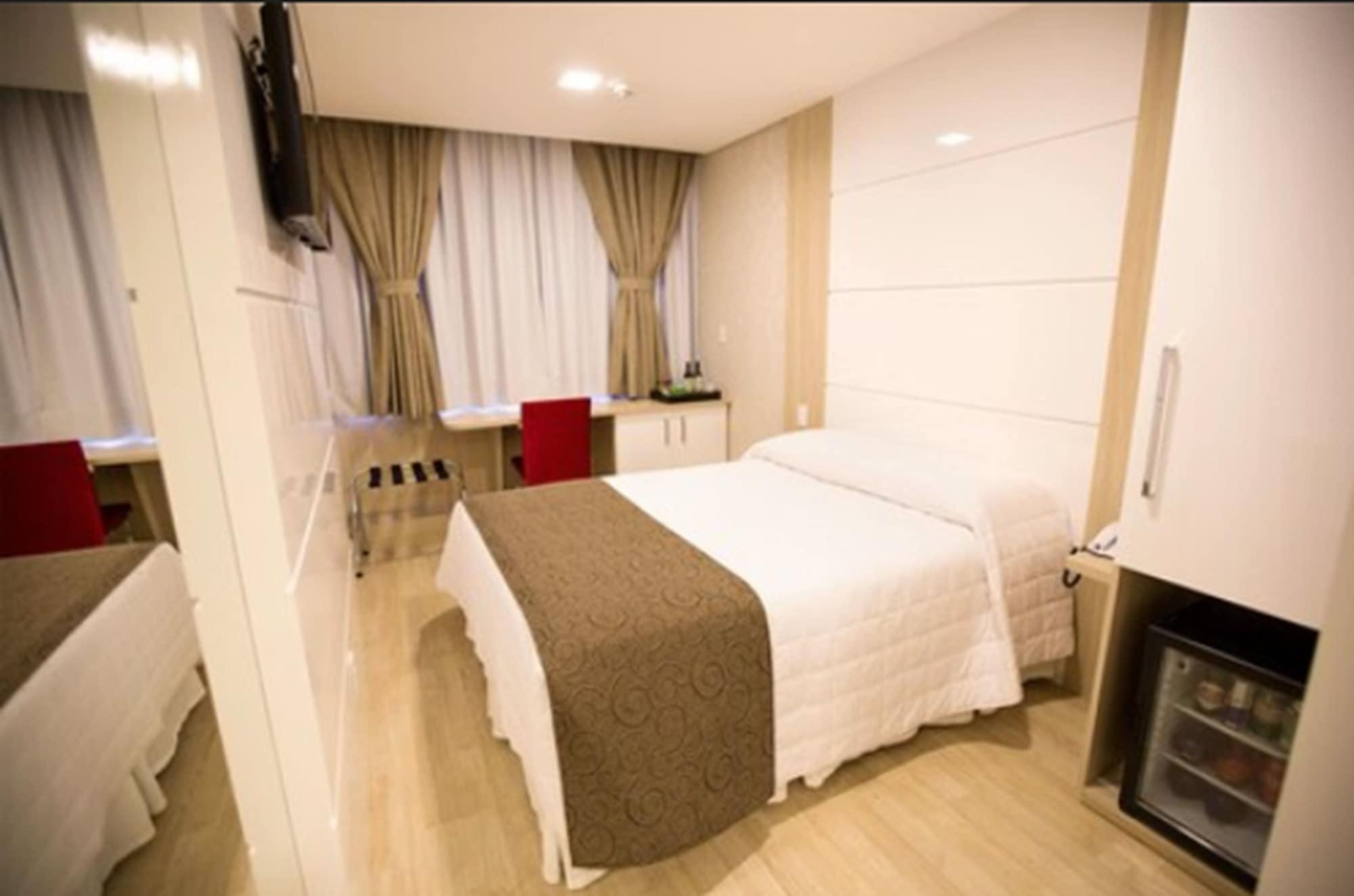 Holiday & Business Hotel - Em Frente Ao Centro De Eventos E Arena Conda Chapecó Zewnętrze zdjęcie