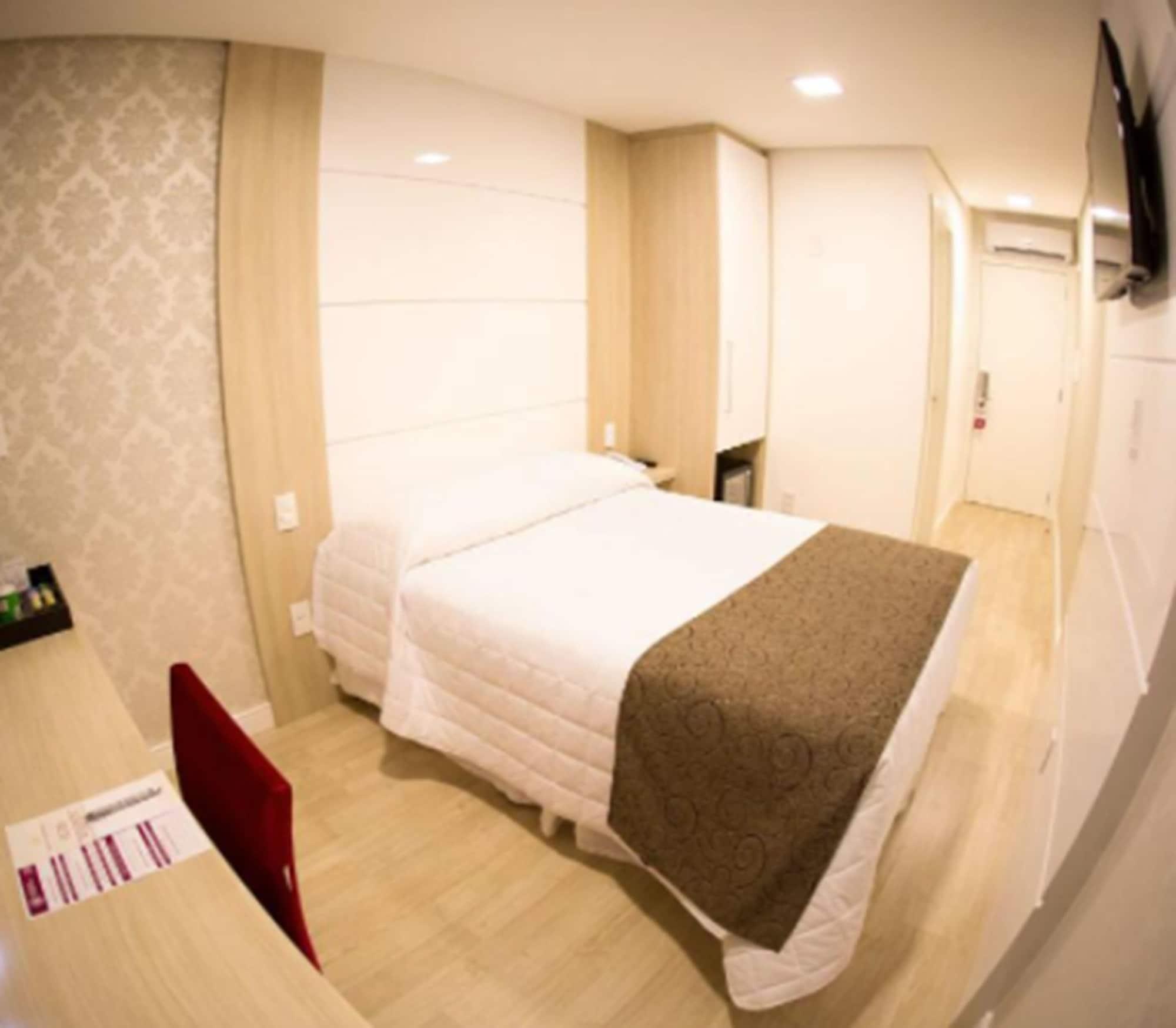 Holiday & Business Hotel - Em Frente Ao Centro De Eventos E Arena Conda Chapecó Zewnętrze zdjęcie