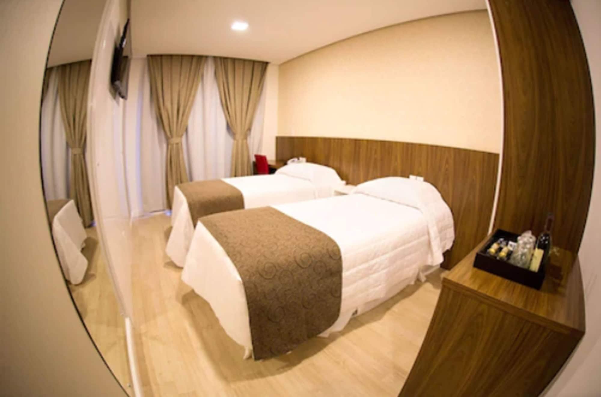 Holiday & Business Hotel - Em Frente Ao Centro De Eventos E Arena Conda Chapecó Zewnętrze zdjęcie