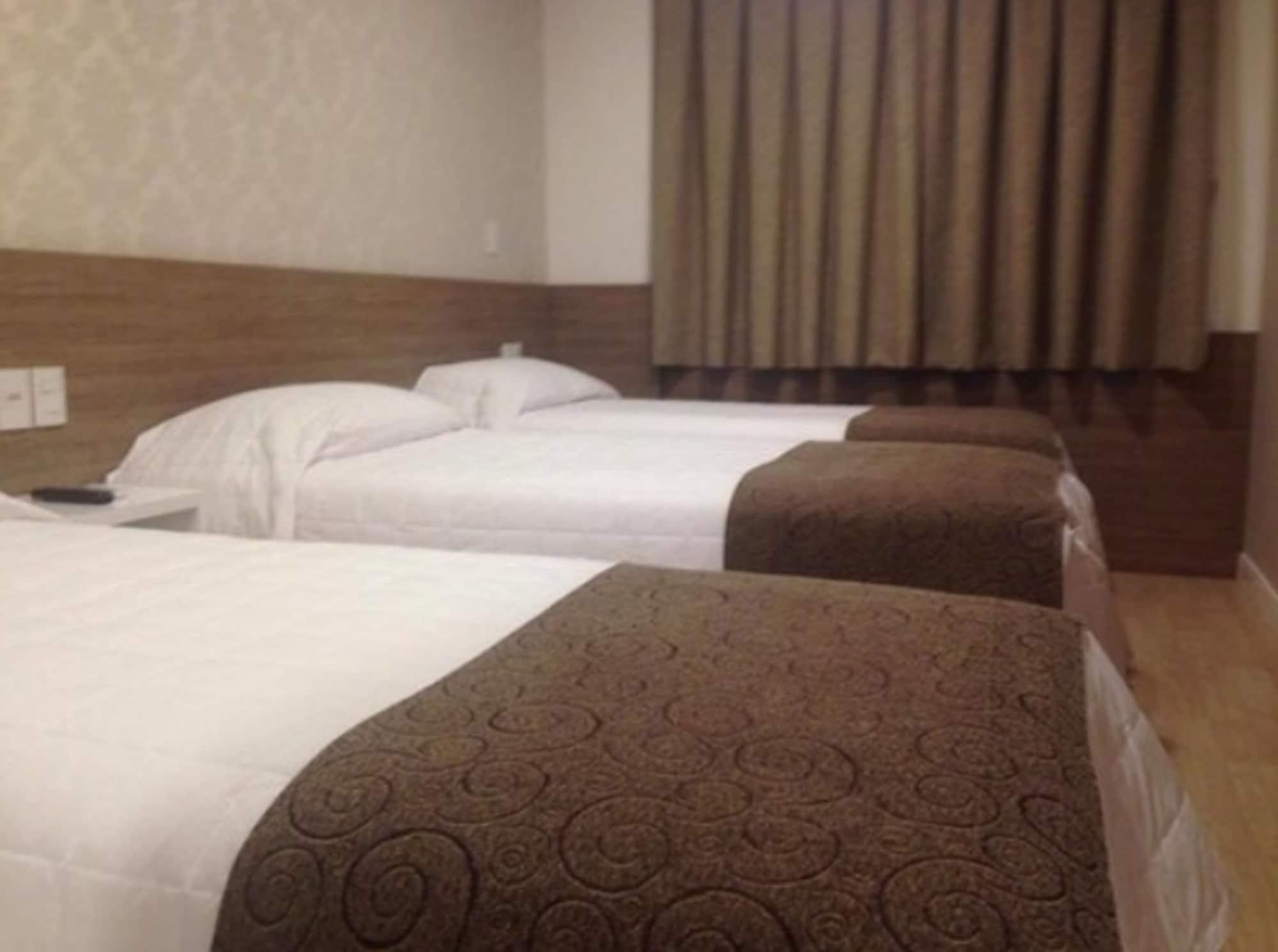 Holiday & Business Hotel - Em Frente Ao Centro De Eventos E Arena Conda Chapecó Zewnętrze zdjęcie