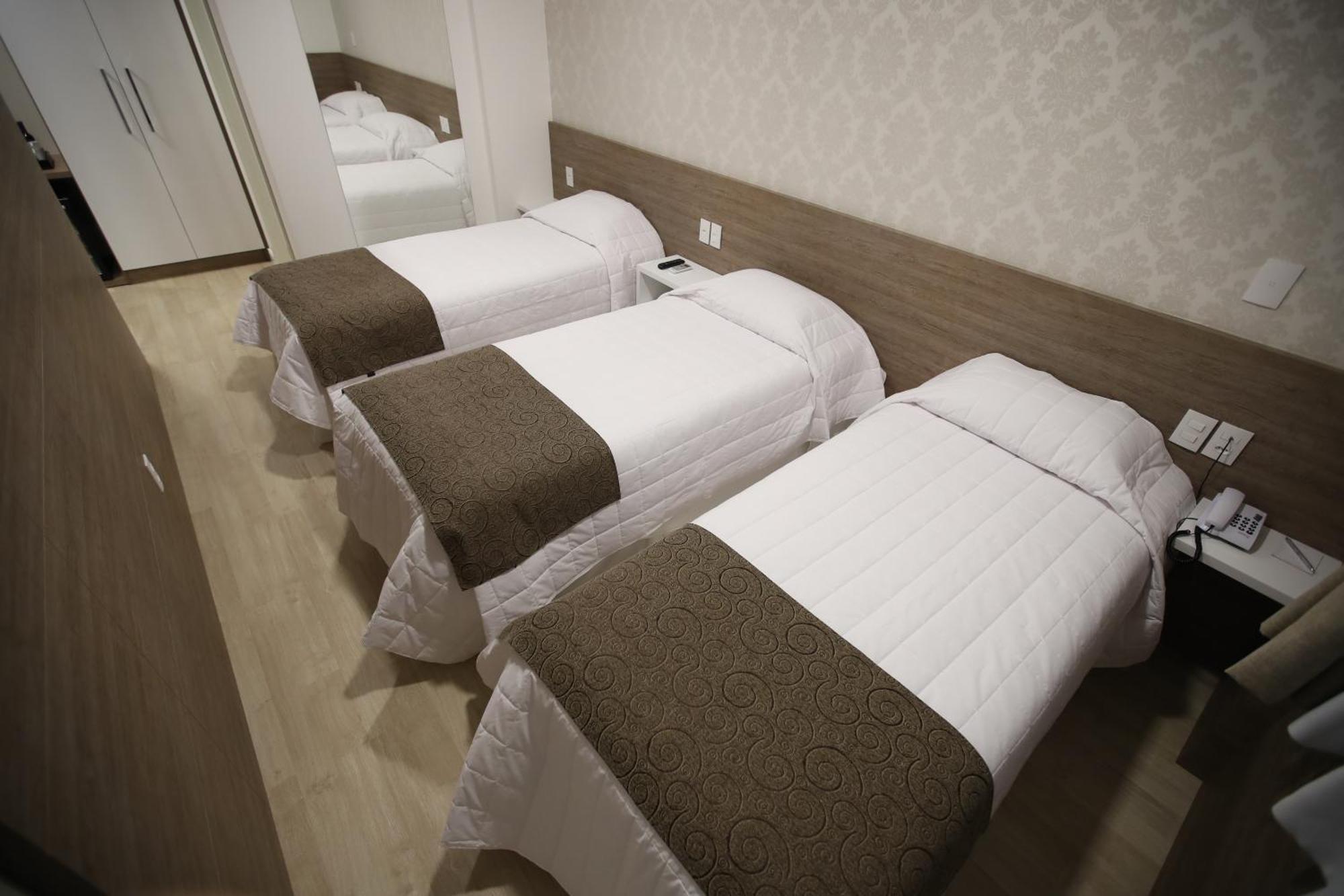 Holiday & Business Hotel - Em Frente Ao Centro De Eventos E Arena Conda Chapecó Pokój zdjęcie