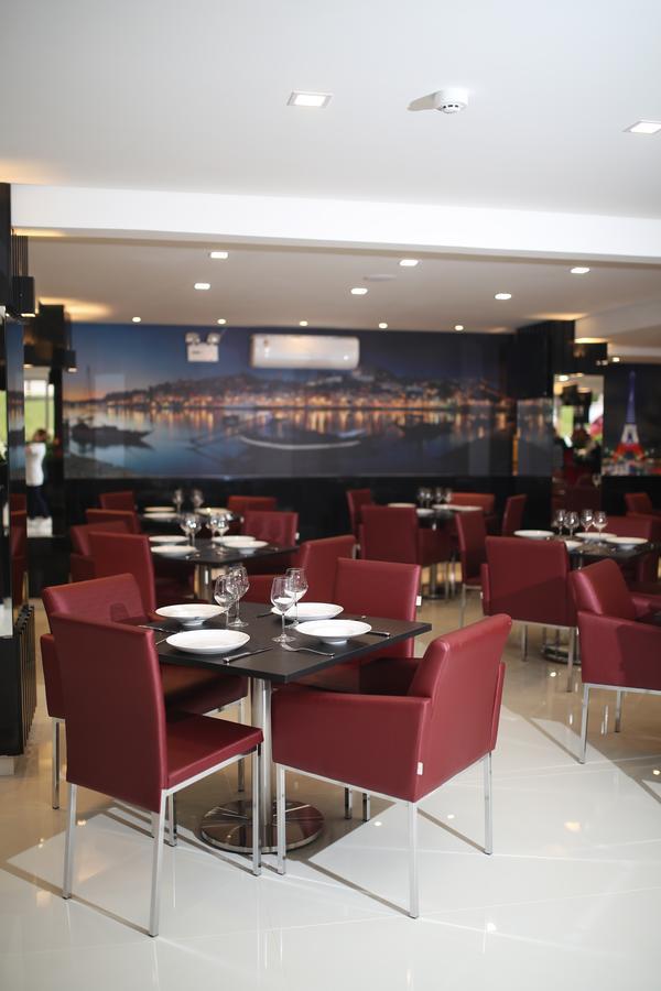 Holiday & Business Hotel - Em Frente Ao Centro De Eventos E Arena Conda Chapecó Zewnętrze zdjęcie