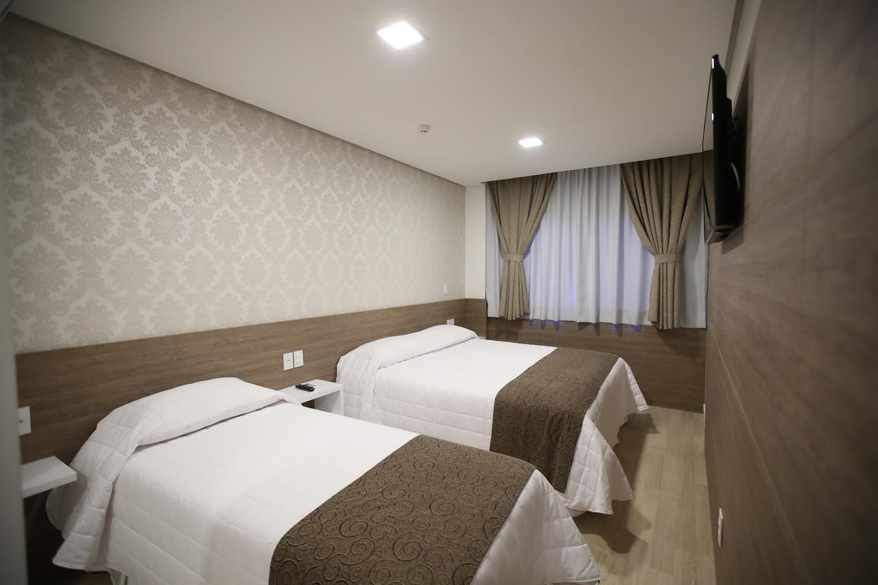 Holiday & Business Hotel - Em Frente Ao Centro De Eventos E Arena Conda Chapecó Pokój zdjęcie